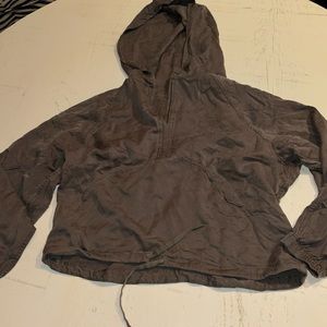 Lululemon cropped pullover. Size 10